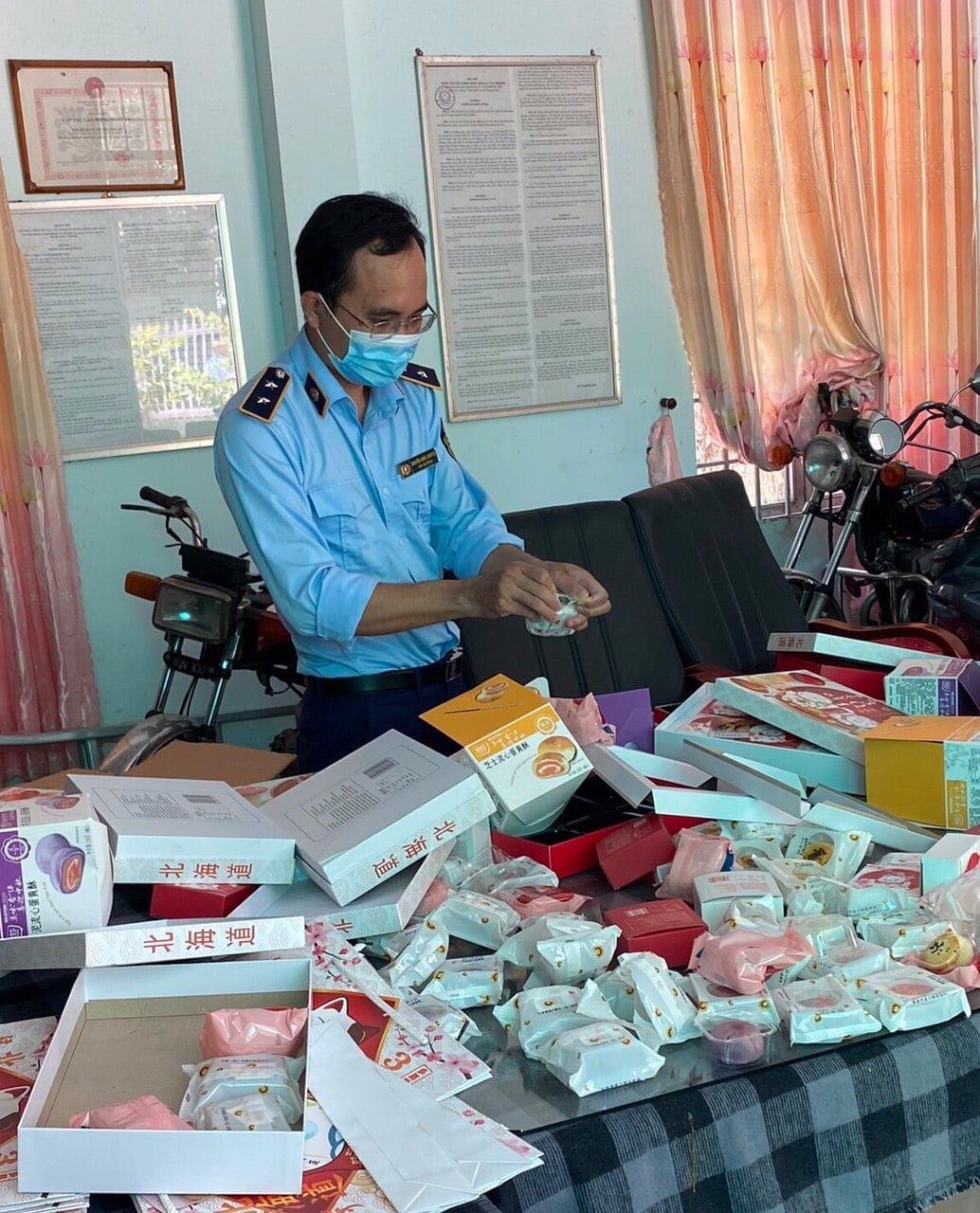 Bánh trung thu trôi nổi xuất hiện nhiều trên thị trường