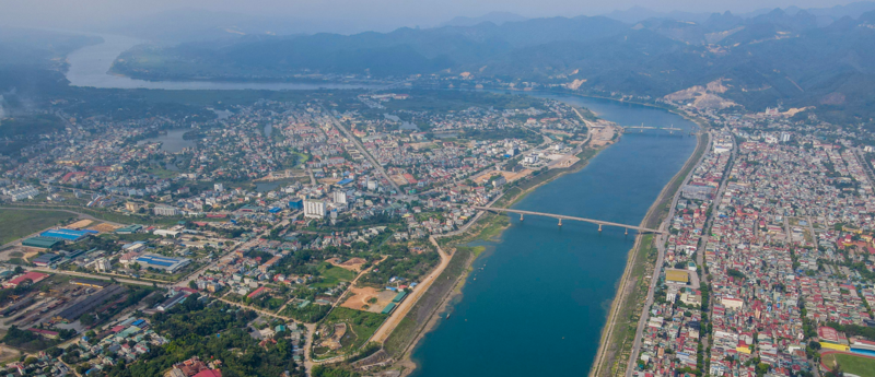 Hoa Binh to auction land to fund development