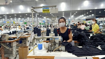 Government issues Resolution on support for businesses