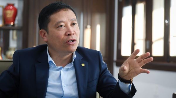 CEO May 10: Đóng cửa ngủ đông hay tiếp tục chiến đấu?