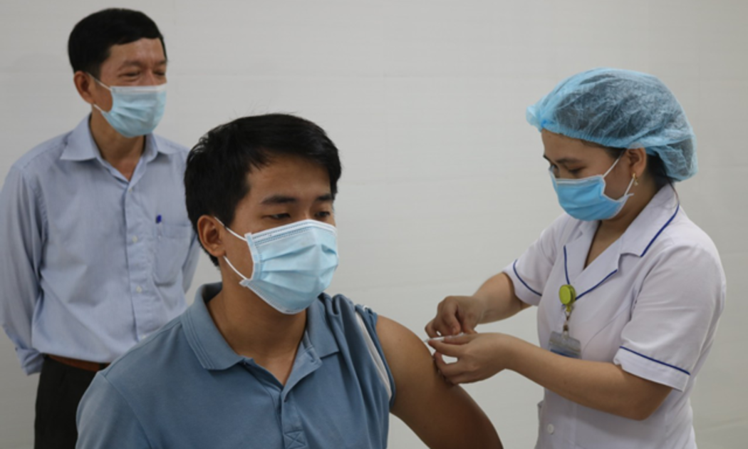 Nguy cơ vỡ kịch bản tăng trưởng nếu không có vaccine - Ảnh minh hoạ. 