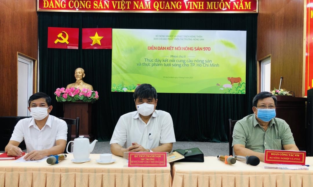 Thứ trưởng Bộ Nông nghiệp và Phát triển nông thôn Trần Thanh Nam chủ trì Diễn đàn
