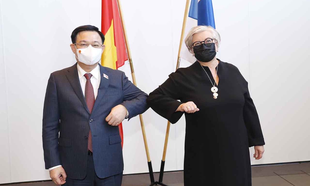 Chủ tịch Quốc hội Vương Đình Huệ hội đàm với Chủ tịch Quốc hội Phần Lan Anu Vehvilainen.