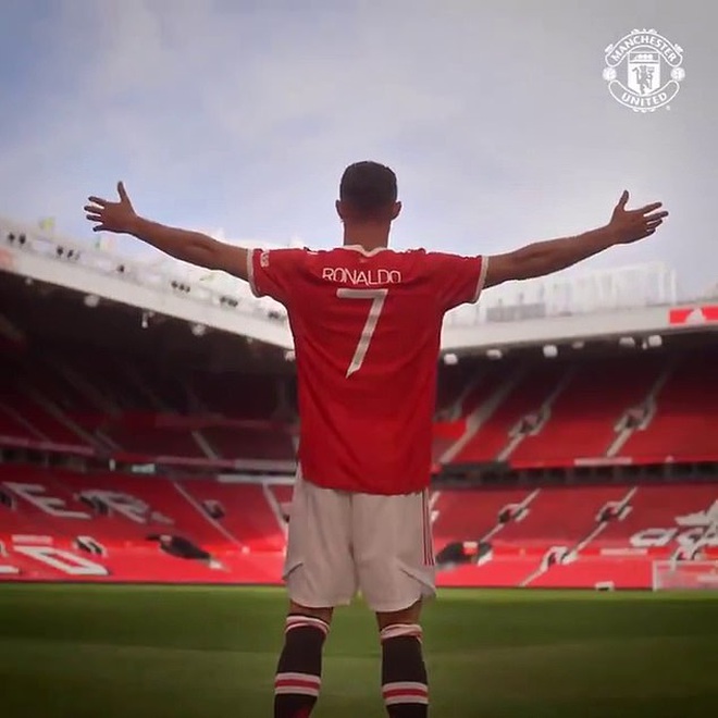 Hiện chiếc áo số 7 của Cristiano Ronaldo đang dẫn đầu doanh số bán hàng tại Ngoại hạng Anh mùa giải 2021 - 2022.