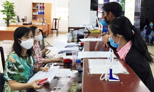 Gia hạn thẻ bảo hiểm y tế trên ứng dụng trực tuyến của 3 ngân hàng