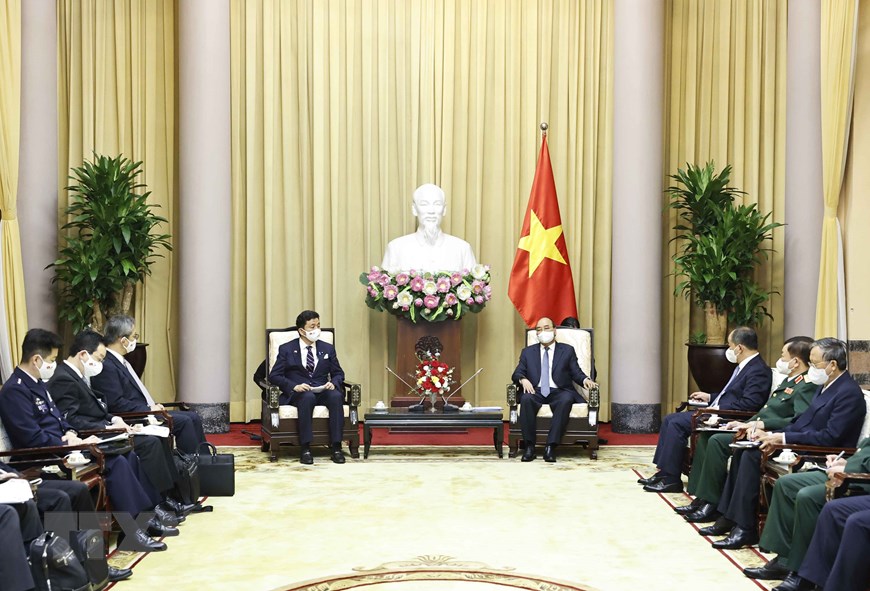 To&agrave;n cảnh buổi tiếp của Chủ tịch nước Nguyễn Xu&acirc;n Ph&uacute;c với Bộ trưởng Quốc ph&ograve;ng Nhật Bản -&nbsp;Ảnh: TTXVN