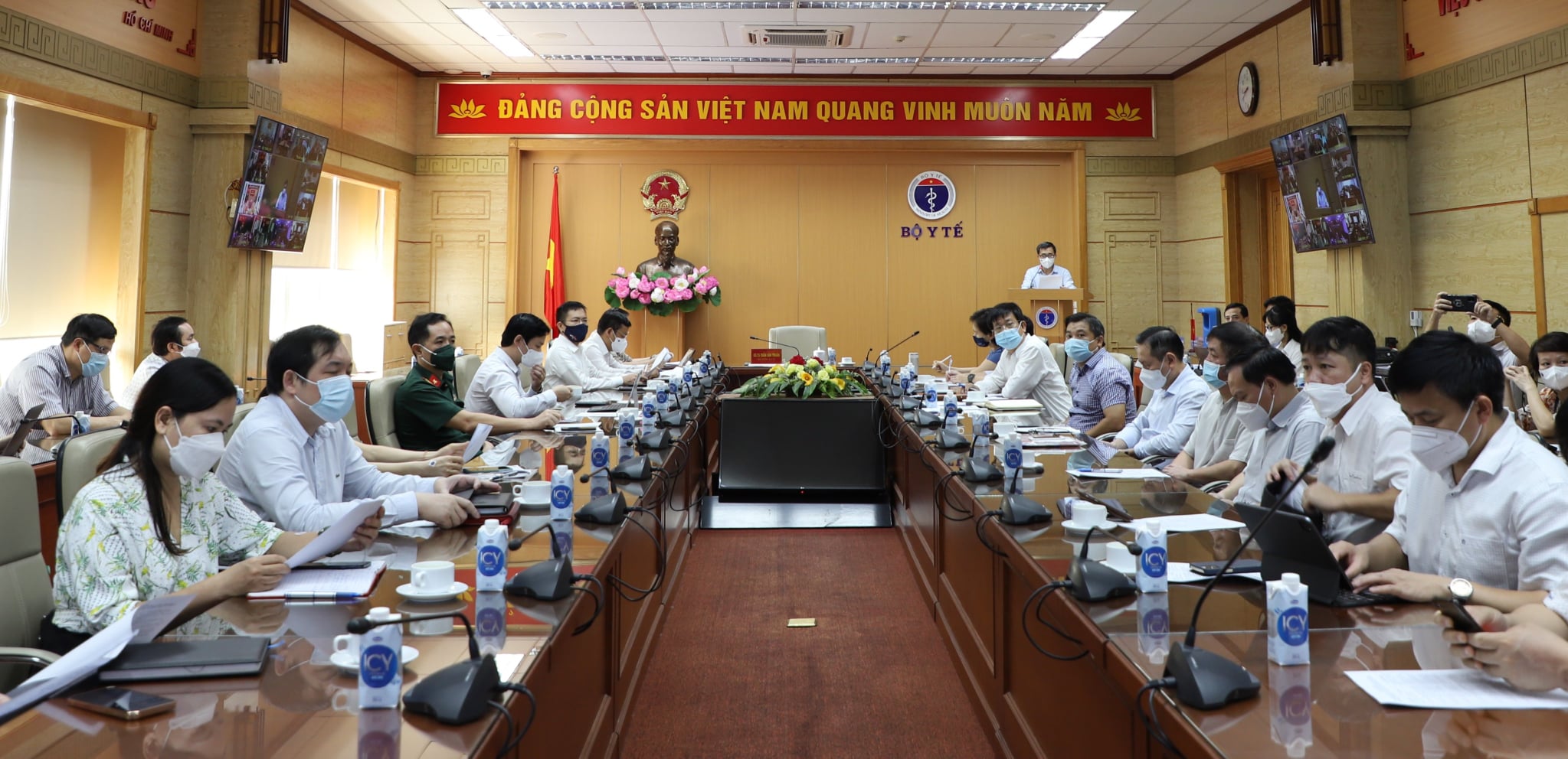 Hội nghị trực tuyến tập huấn triển khai Đề án tăng cường khả năng cung ứng, sử dụng oxy y tế cho các cơ sở điều trị bệnh nhân Covid-19.