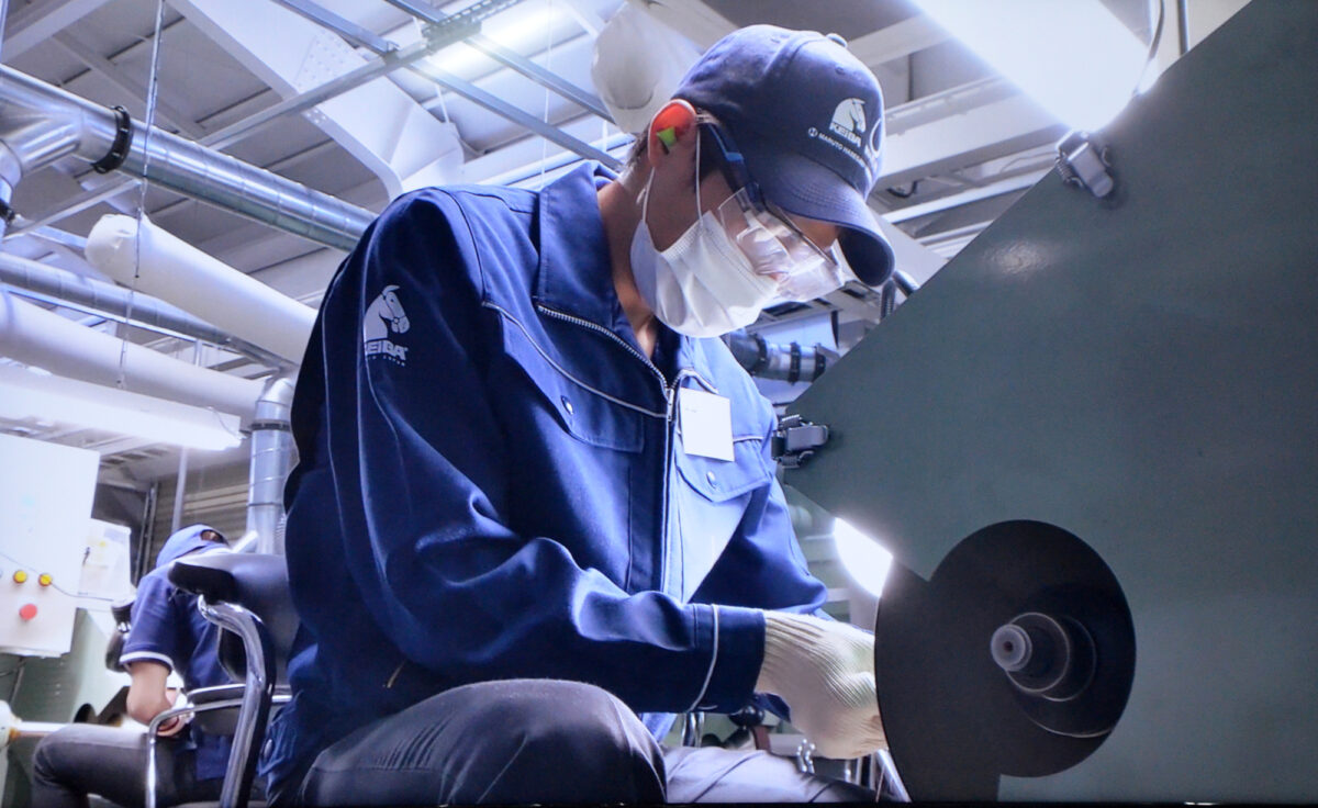 Sự trỗi dậy của doanh nghiệp rất cần đến việc th&aacute;o gỡ kh&oacute; khăn của Ch&iacute;nh phủ th&ocirc;ng qua c&aacute;c ch&iacute;nh s&aacute;ch điều chỉnh ph&ugrave; hợp.