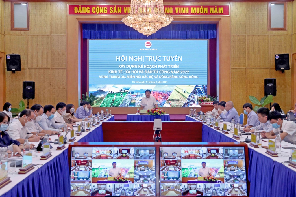 Hội nghị xây dựng kế hoạch phát triển kinh tế - xã hội và đầu tư công năm 2022: Vùng trung du, miền núi Bắc bộ và đồng bằng sông Hồng sáng 14/9.