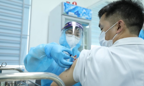 Bí thư Hà Nội Đinh Tiến Dũng: Tuyệt đối không vì được tiêm vaccine mà chủ quan phòng dịch