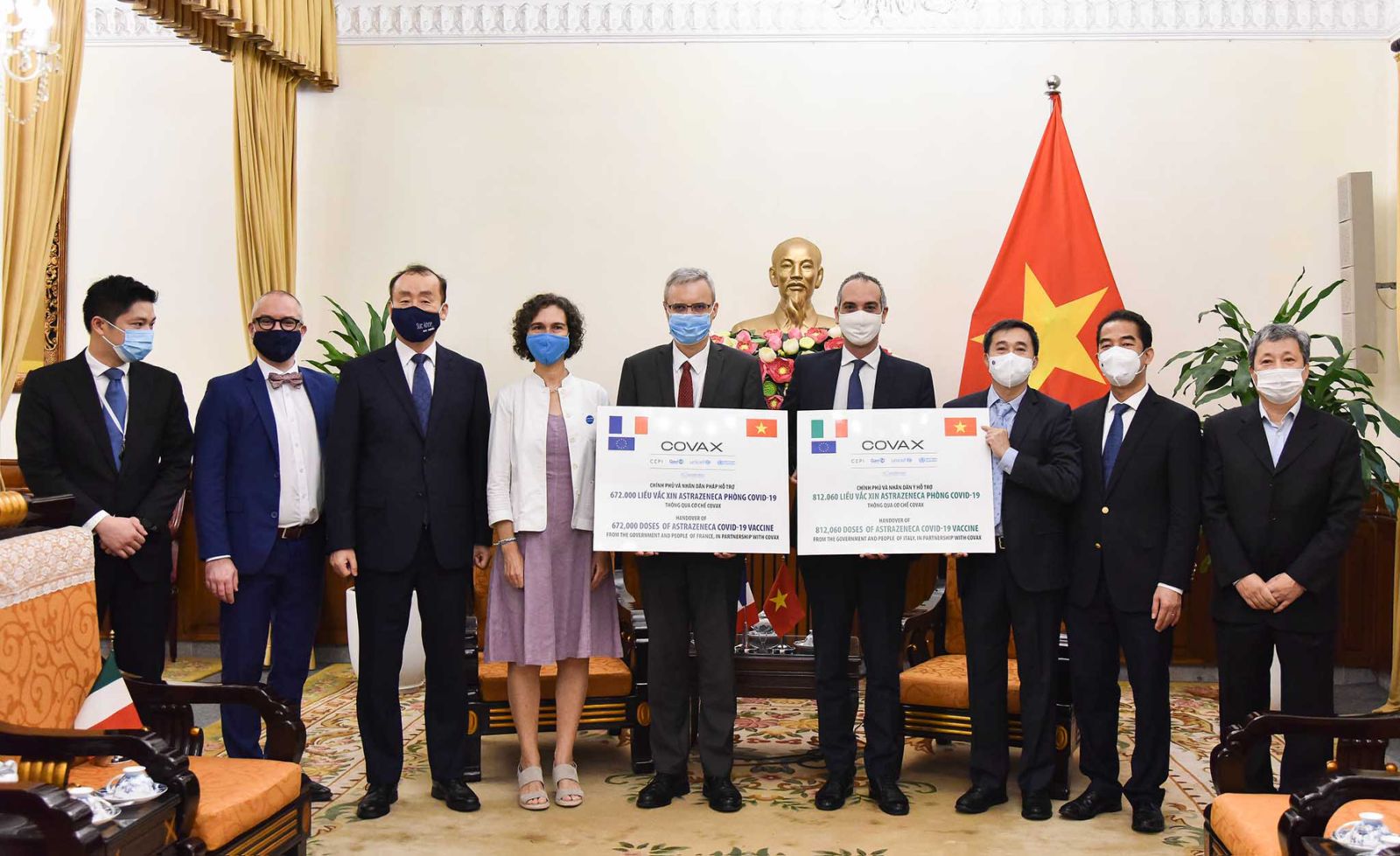  Lễ tiếp nhận 1,5 triệu liều vaccine phòng Covid-19 do Pháp và Italy trao tặng ngày 14/9. Ảnh - Bộ Ngoại giao. 