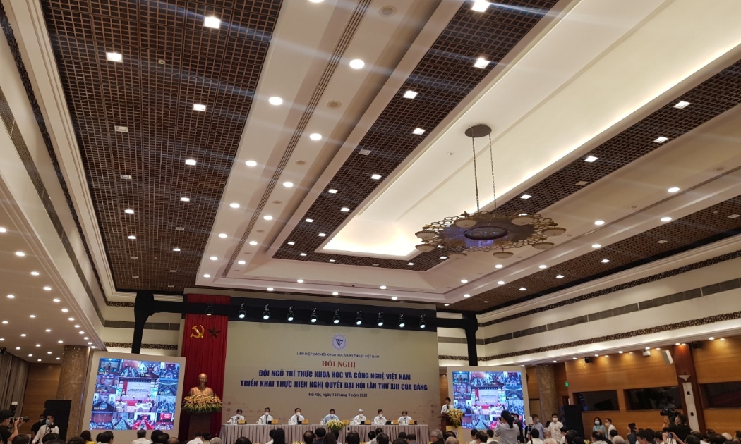 Toàn cảnh hội nghị chiều 15/9.