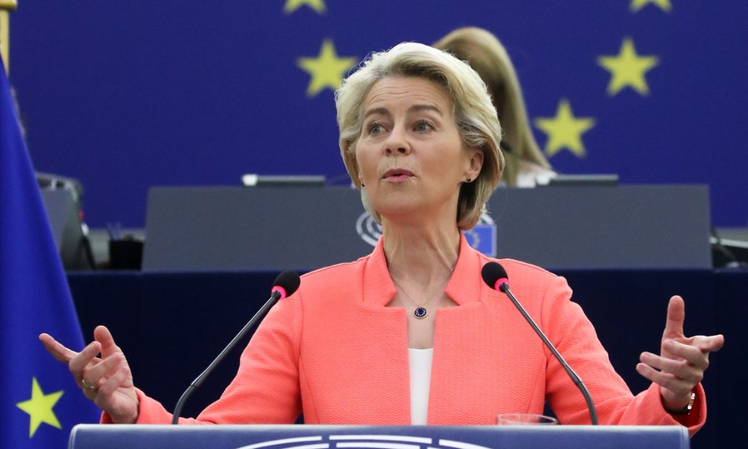 Chủ tịch Uỷ ban châu Âu (EC) Ursula von der Leyen phát biểu trước Nghị viện châu Âu ngày 14/9 - Ảnh: Reuters.