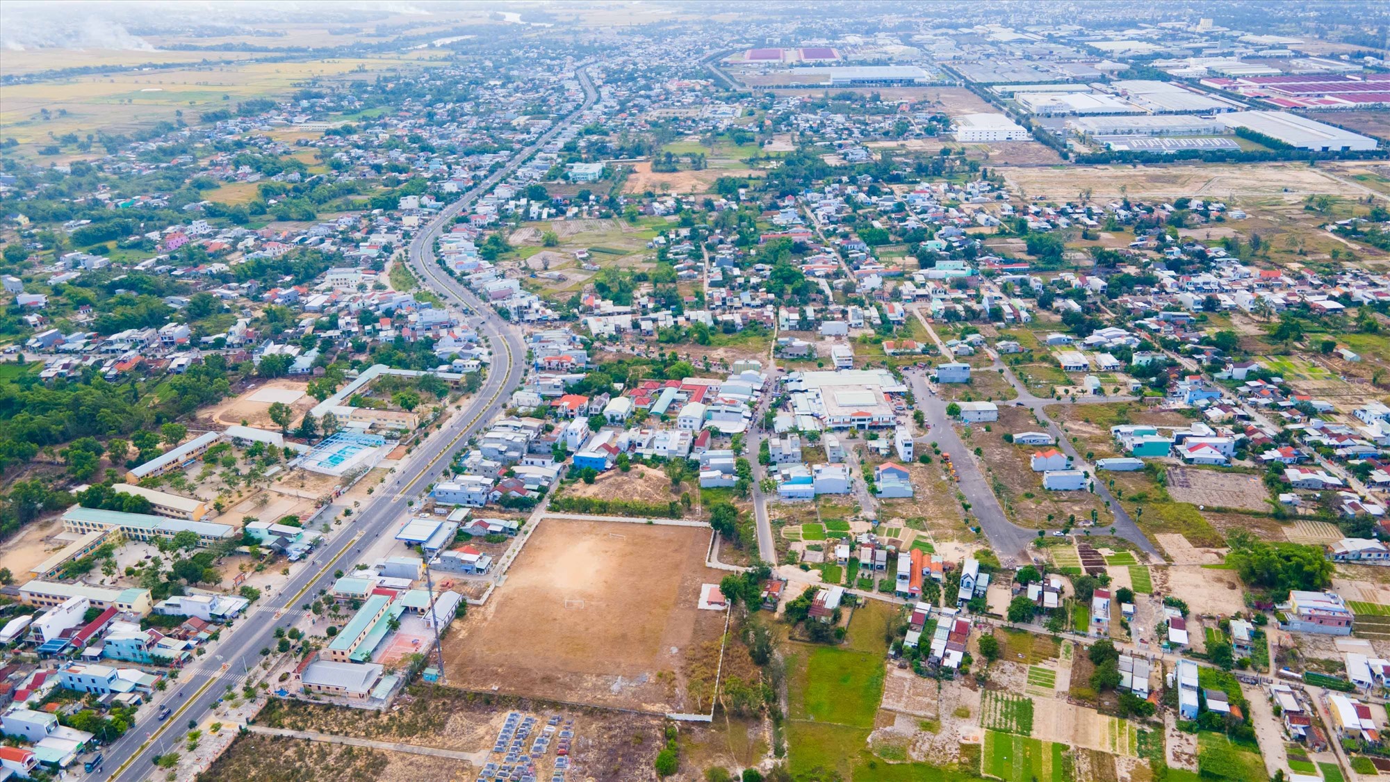 Khu vực Điện Nam – Điện Ngọc nằm ở địa thế thuận lợi giữa TP. Đà Nẵng và phố cổ Hội An.  