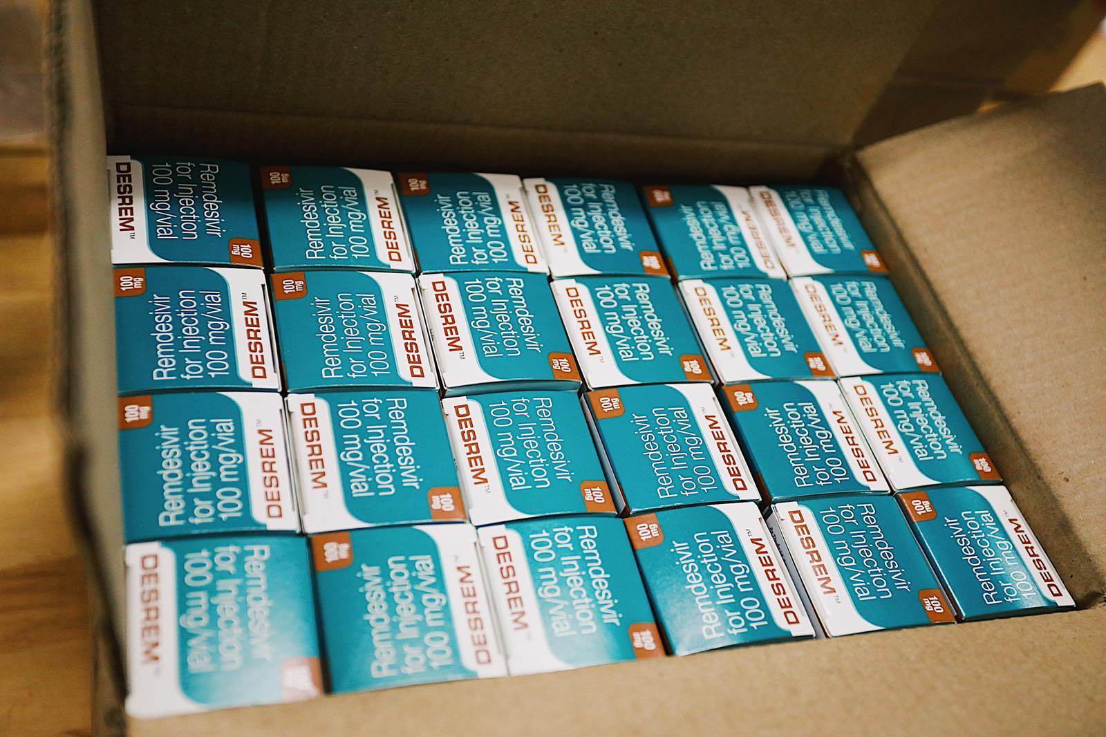 L&ocirc; thuốc điều trị Covid-19 qu&yacute;, hiếm do Ecopark t&agrave;i trợ đ&atilde; về Việt Nam.