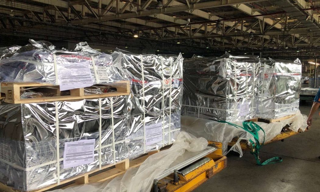 Phần lớn trong lô 100.000 lọ thuốc điều trị Covid -19 đã về đến sân bay Tân Sơn Nhất ngày 29/8.