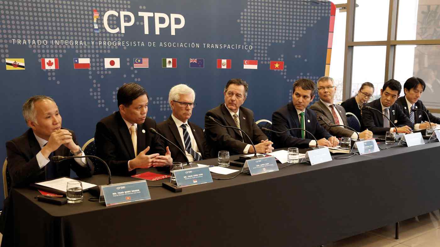 Đại diện các nước thành viên CPTPP trong một cuộc họp báo tại Santiago, Chile  năm 2019 - Ảnh: Reuters