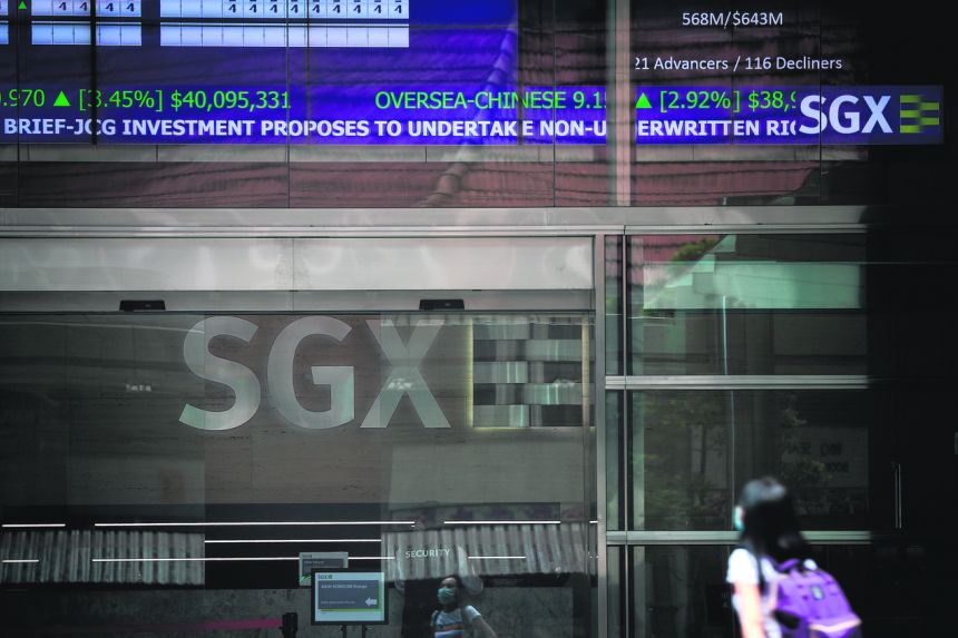 Trong nửa đầu năm 2021, Singapore chỉ thu hút được 3 IPO với tổng số vốn huy động được là 200 triệu USD - Ảnh: Straits Times