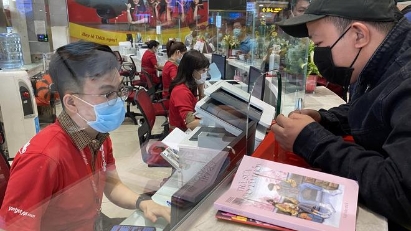 Rising plane fares may have domino effect