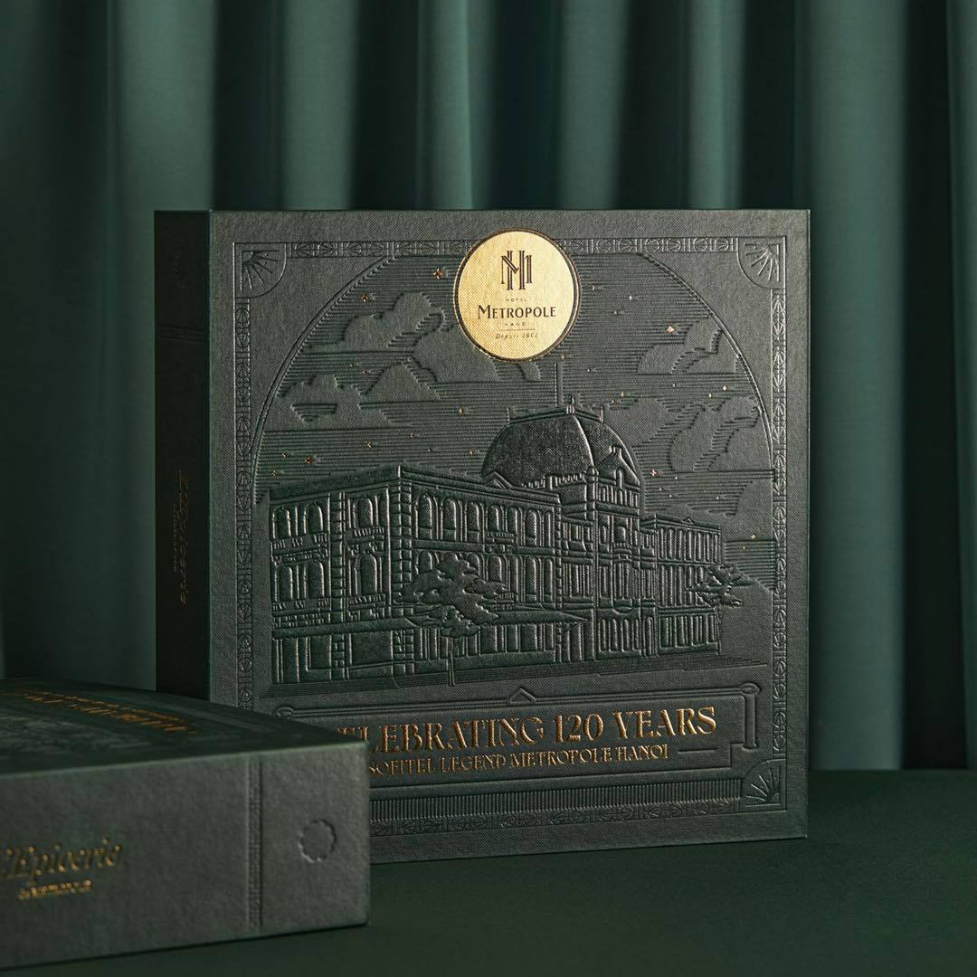 B&aacute;nh Trung thu&nbsp;hộp VIP của kh&aacute;ch sạn Sofitel Legend Metropole Hanoi.