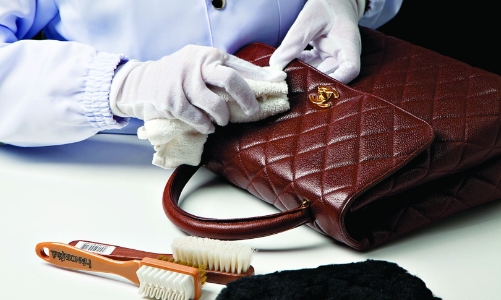 Hậu đại dịch, giới nhà giàu đua nhau đưa đồ hiệu đi “spa”