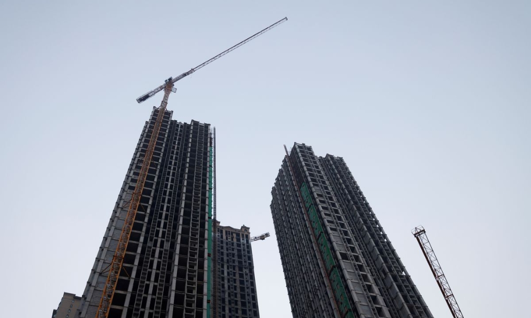 Một dự án còn dang dở của Evergrande ở Lạc Dương, Trung Quốc hôm 15/9 - Ảnh: Reuters.