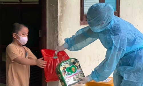 Ưu tiên để trẻ mồ côi do Covid-19 được sống trong môi trường gia đình