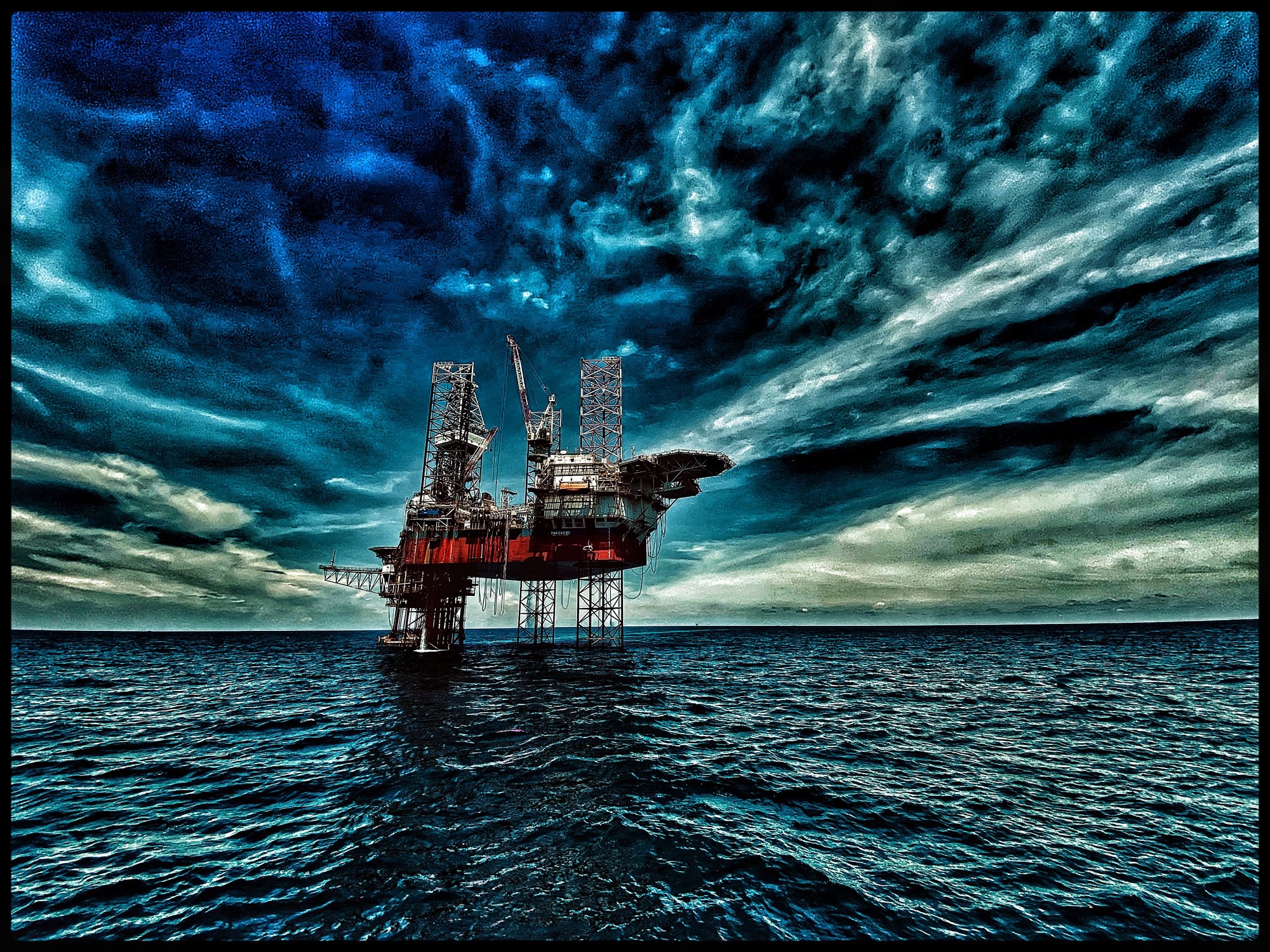 Fitch Ratings không nhận thấy khó khăn trong việc huy động vốn của Petrovietnam...