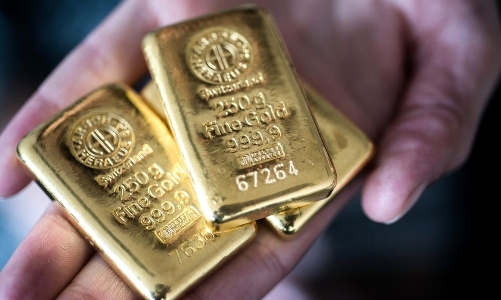 Vàng lao dốc vì đồng USD mạnh lên trước thềm báo cáo việc làm quan trọng