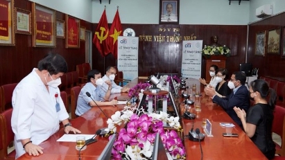 Citi Vietnam donates ICU beds to HCMC hospital to support Covid recovery and care