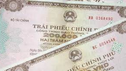 Specialized government bonds effective in public debt restructuring