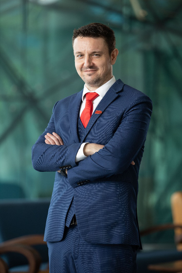 Tiến sĩ Joao Fialho - Quản l&yacute; chương tr&igrave;nh MBA tại BUV - cho rằng c&aacute;c c&aacute; nh&acirc;n c&oacute; thể tận dụng khoảng thời gian n&agrave;y để đầu tư cho bản th&acirc;n, trau dồi c&aacute;c kỹ năng cần thiết cho nền kinh tế mới.