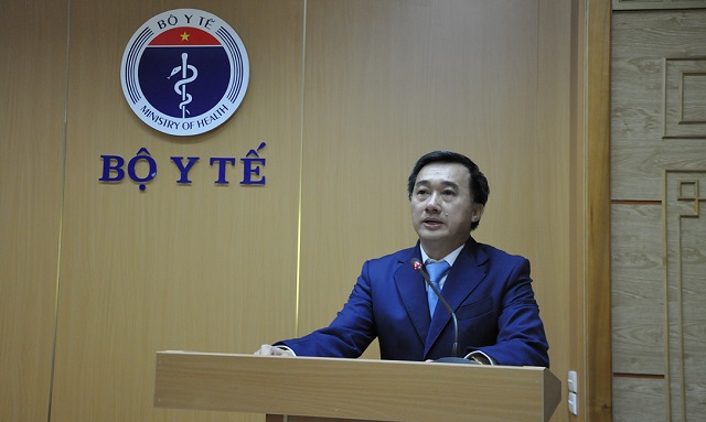 Thứ trưởng Bộ Y tế Trần Văn Thuấn.