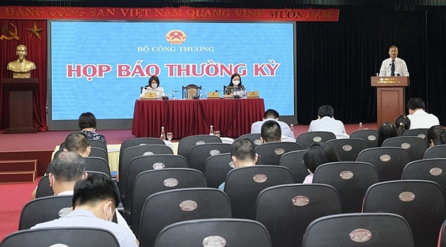 Thứ trưởng Bộ Công Thương Đỗ Thắng Hải chủ trì cuộc họp báo thường kỳ Bộ Công Thương ngày 30/9.