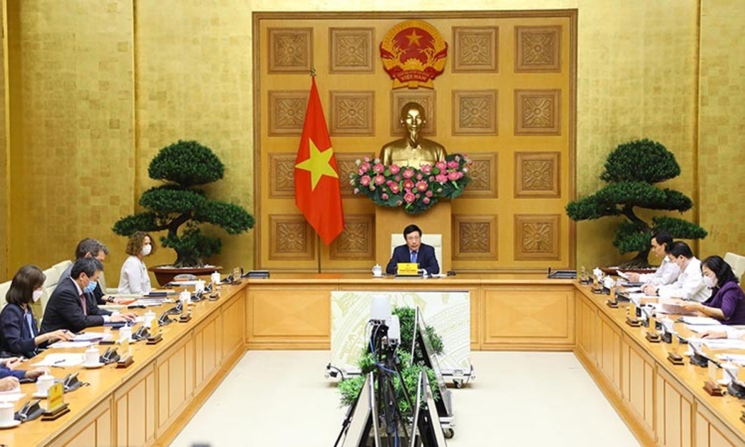 Phó Thủ tướng Thường trực Chính phủ Phạm Bình Minh chủ trì cuộc họp với nhóm 6 ngân hàng phát triển về thúc đẩy giải ngân vốn ODA.