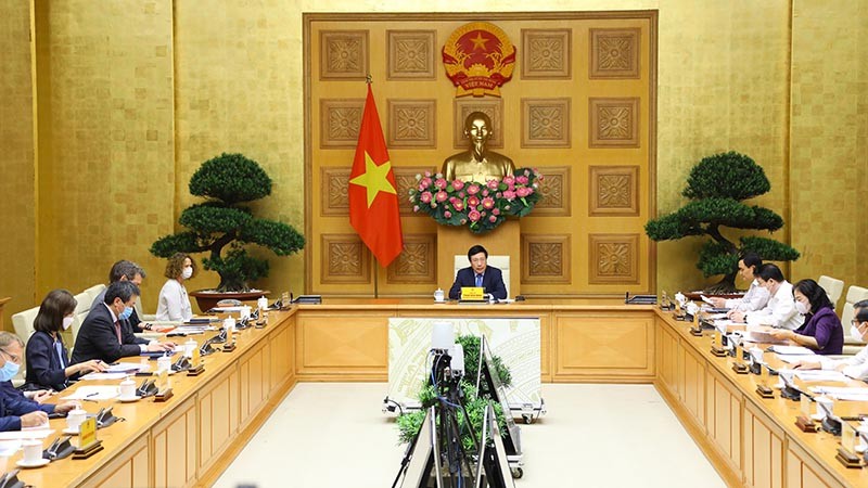 Phó Thủ tướng Thường trực Chính phủ Phạm Bình Minh chủ trì cuộc họp với nhóm 6 ngân hàng phát triển về thúc đẩy giải ngân vốn ODA.