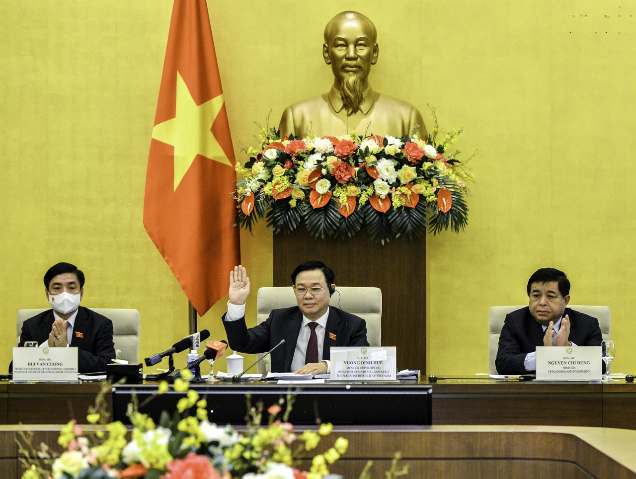 Chủ tịch Quốc hội Vương Đình Huệ chủ trì buổi làm việc - Ảnh: Quochoi.vn