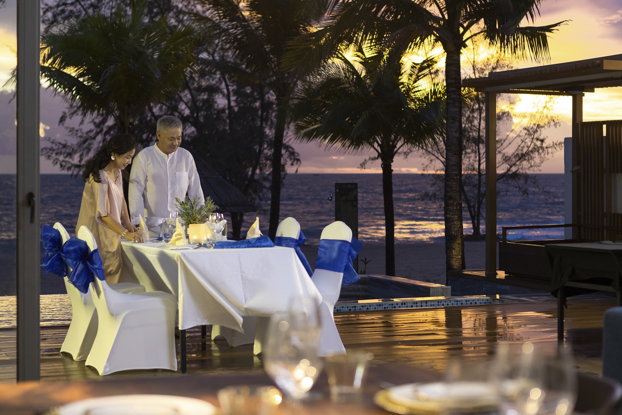 Tận hưởng kh&ocirc;ng gian ri&ecirc;ng tư, l&atilde;ng mạn b&ecirc;n bờ biển c&ugrave;ng người th&acirc;n.