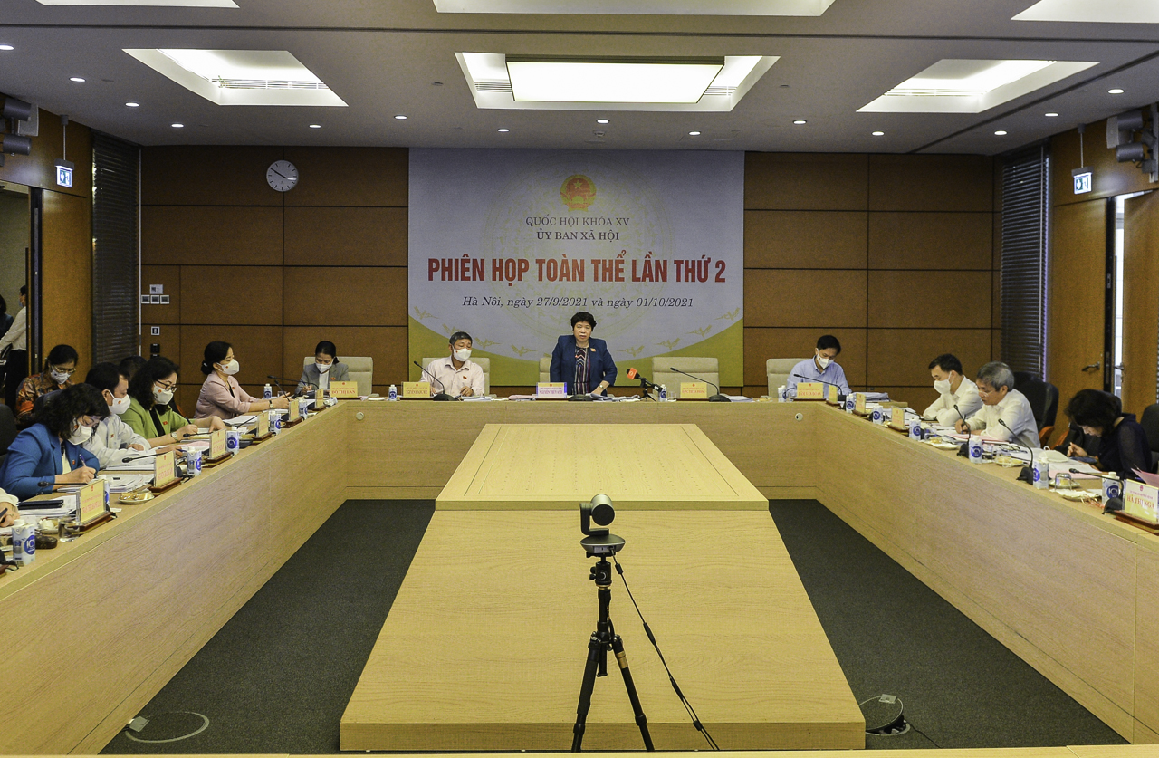 Phiên họp sáng 1/10 - Ảnh: Quochoi.vn