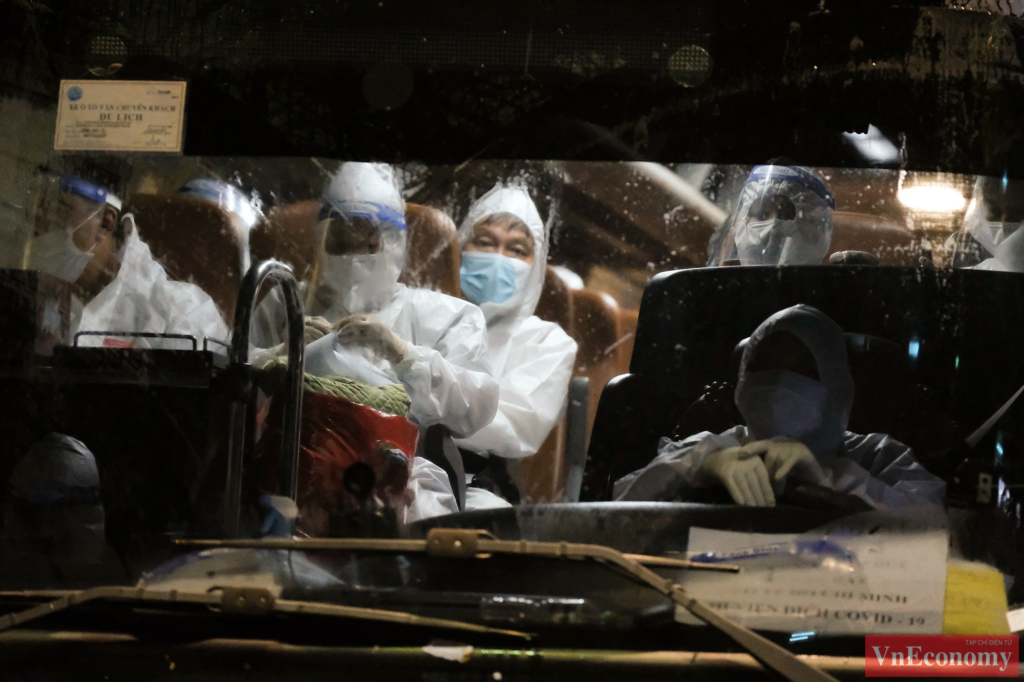 Tổng số bệnh nh&acirc;n được chuyển đến Bệnh viện Thanh Nh&agrave;n trong những ng&agrave;y tới dự kiến l&agrave; 450 người, chuyển đến Bệnh viện Đức Giang dự kiến khoảng 350 người, đến Bệnh viện đại học Y H&agrave; Nội khoảng 200 người...