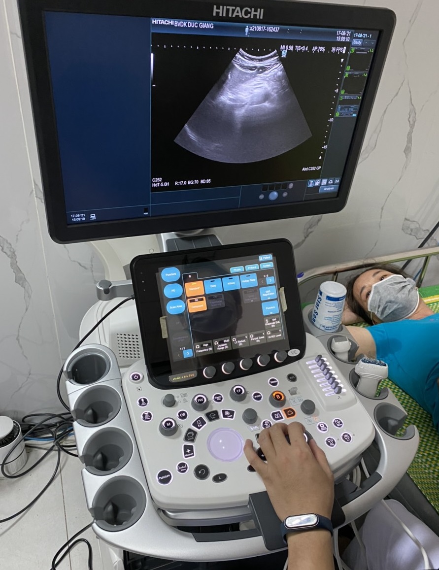 Nhờ những trang thiết bị m&aacute;y m&oacute;c do T&T t&agrave;i trợ v&agrave; sự nỗ lực hết sức m&igrave;nh của đội ngũ y b&aacute;c sĩ, Bệnh viện Đức Giang đ&atilde; c&oacute; thể điều trị được những ca bệnh Covid-19 nặng.