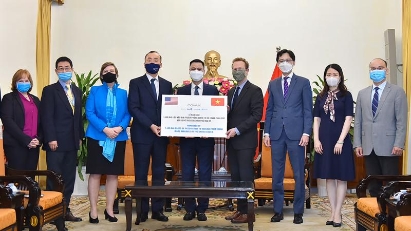 US hands over 1.5 mln Pfizer doses