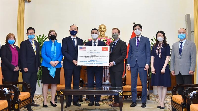 US hands over 1.5 mln Pfizer doses