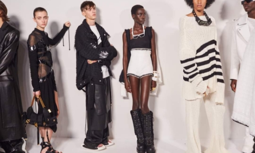 Balmain Xuân Hè 2022: đại tiệc âm nhạc và thời trang