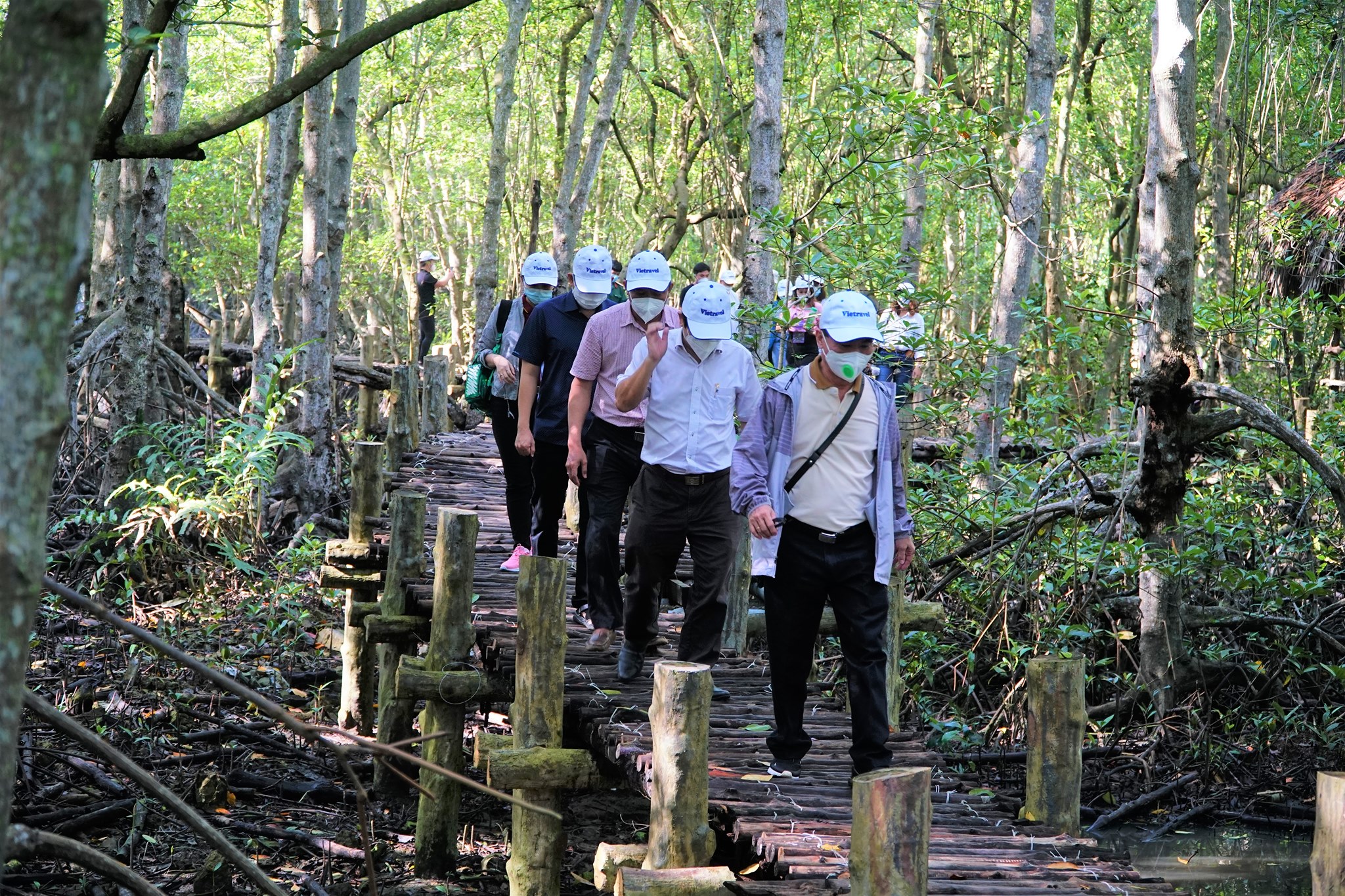Mở lại các tour du lịch lúc này là từng bước hồi phục hoạt động kinh tế, thăm dò và đo lường nhu cầu thị trường.