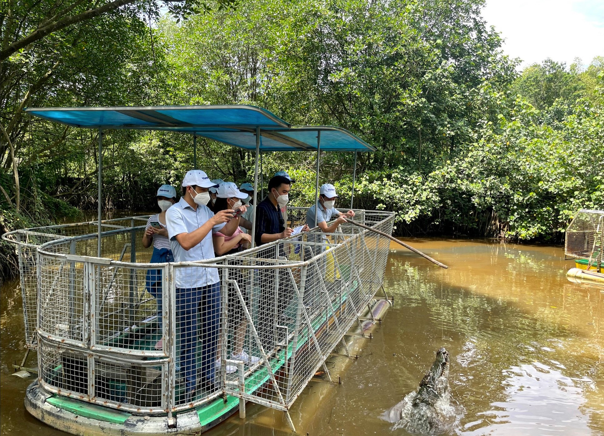 Vietravel hiện có tour Hành trình xanh Cần Giờ - Vàm Sát và tour Củ Chi - Nông Trang Xanh - Địa đạo “Vùng đất thép” .