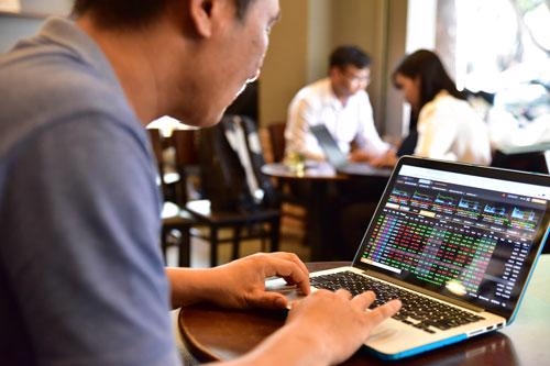 Large-cap stocks prove resilient