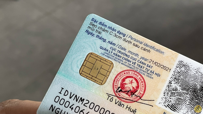 Thẻ xanh là một giấy tờ quan trọng cho người nước ngoài cư trú và làm việc tại Việt Nam. Tình trạng thẻ xanh được cấp hay cấp lại gặp nhiều khó khăn là điều không phải chúng ta mong muốn. Hãy cùng xem hình ảnh về thủ tục cấp lại thẻ xanh và giải đáp các thắc mắc liên quan.
