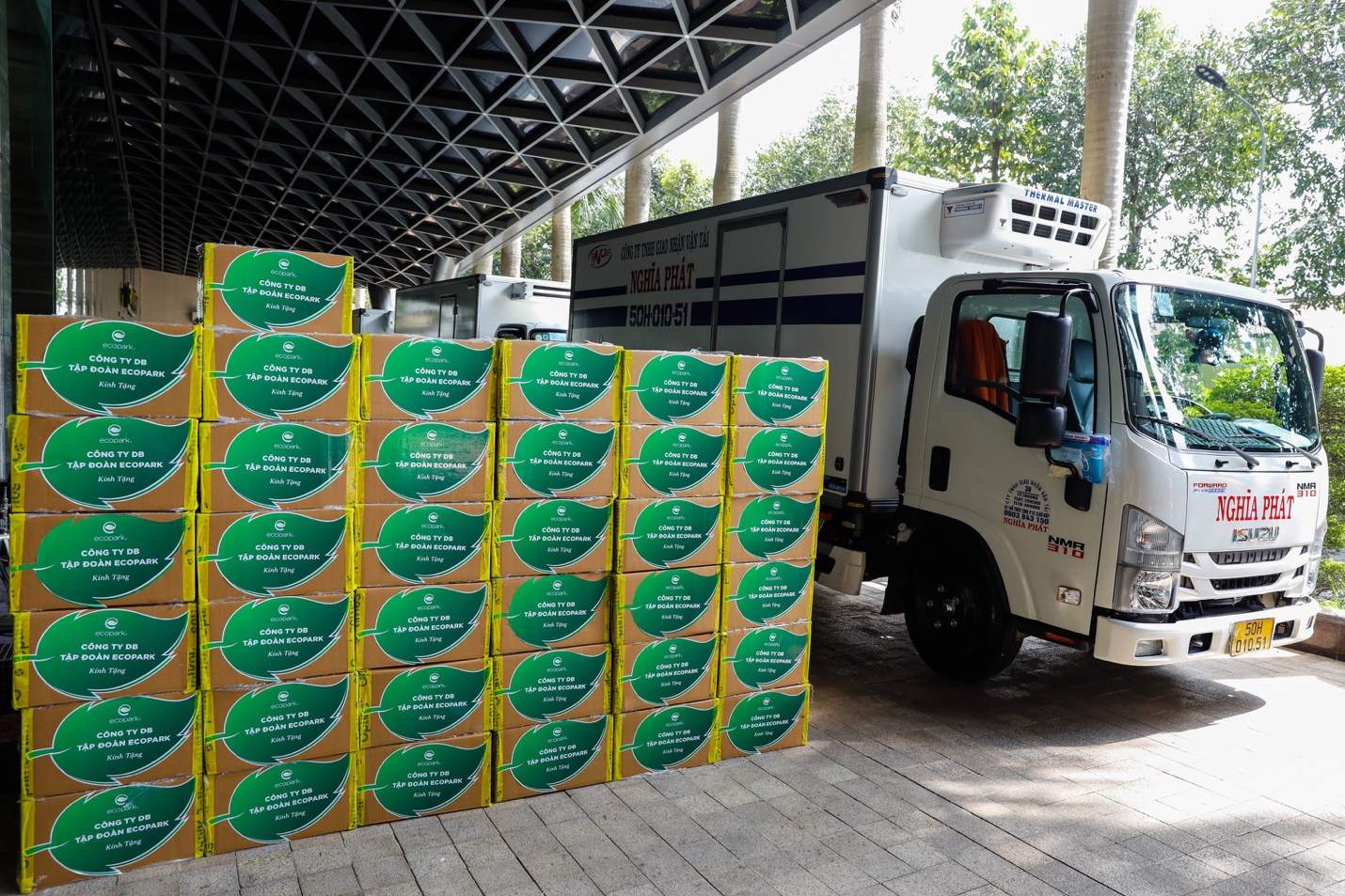 Từ ngày 7/10, toàn bộ số thuốc nghiên cứu Molnupiravir do Công ty DB - Cổ đông sáng lập Tập đoàn Ecopark tài trợ đã được bàn giao cho 10 tỉnh thành để phục vụ cho chương trình của Bộ Y tế.