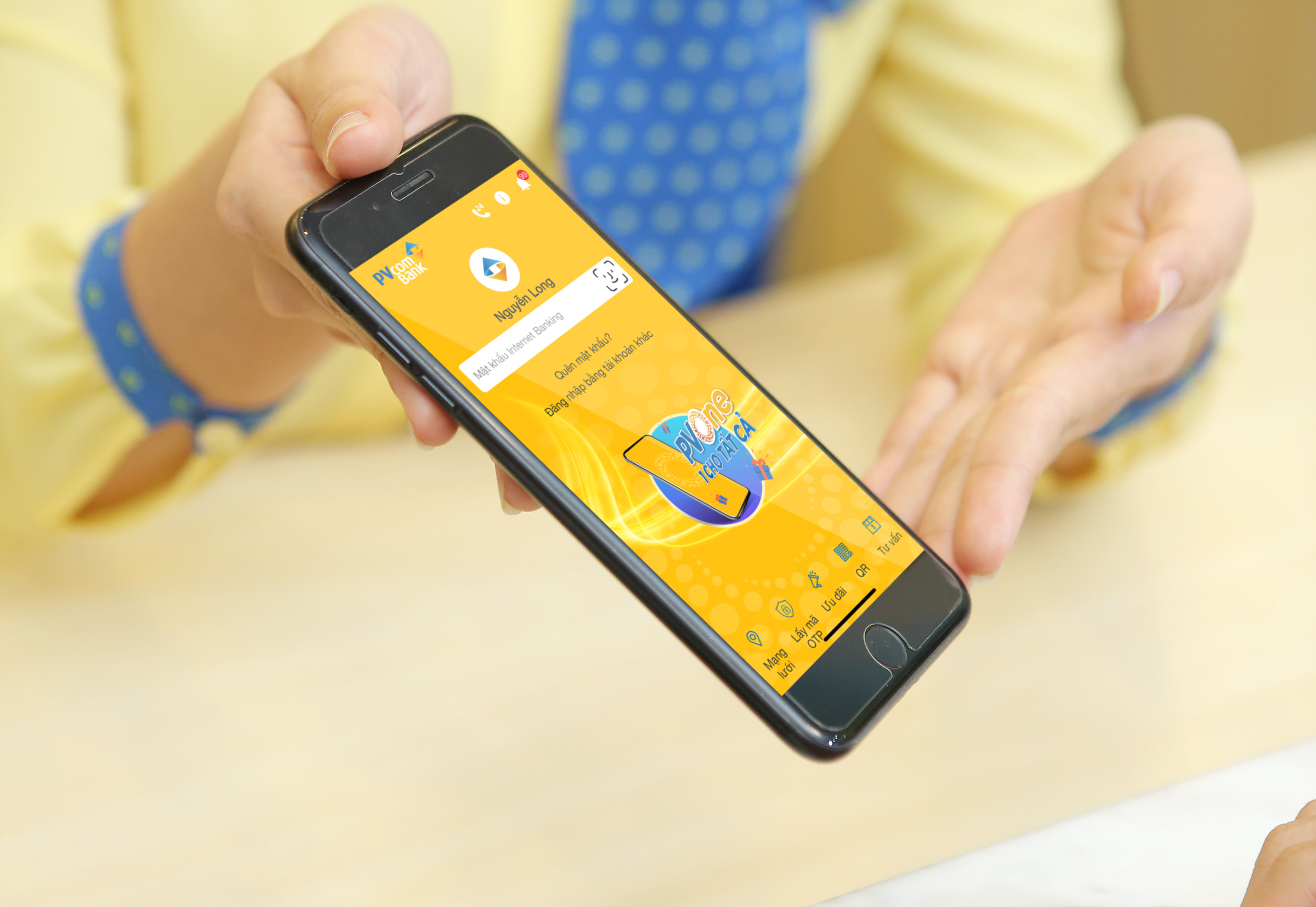 Ngân hàng số PVcomBank giúp giải quyết các trở ngại về khoảng cách, thời gian với hơn 200 tính năng hoàn toàn miễn phí.